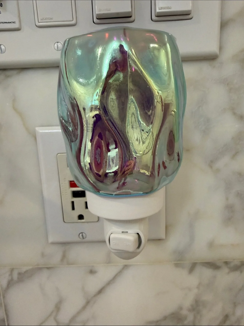 Scentsy Bubble Iridescent Plugin Warmer with Wax melts